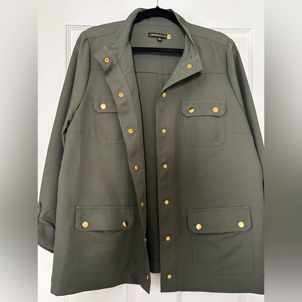Ambernoon II Women’s utility jacket in olive green